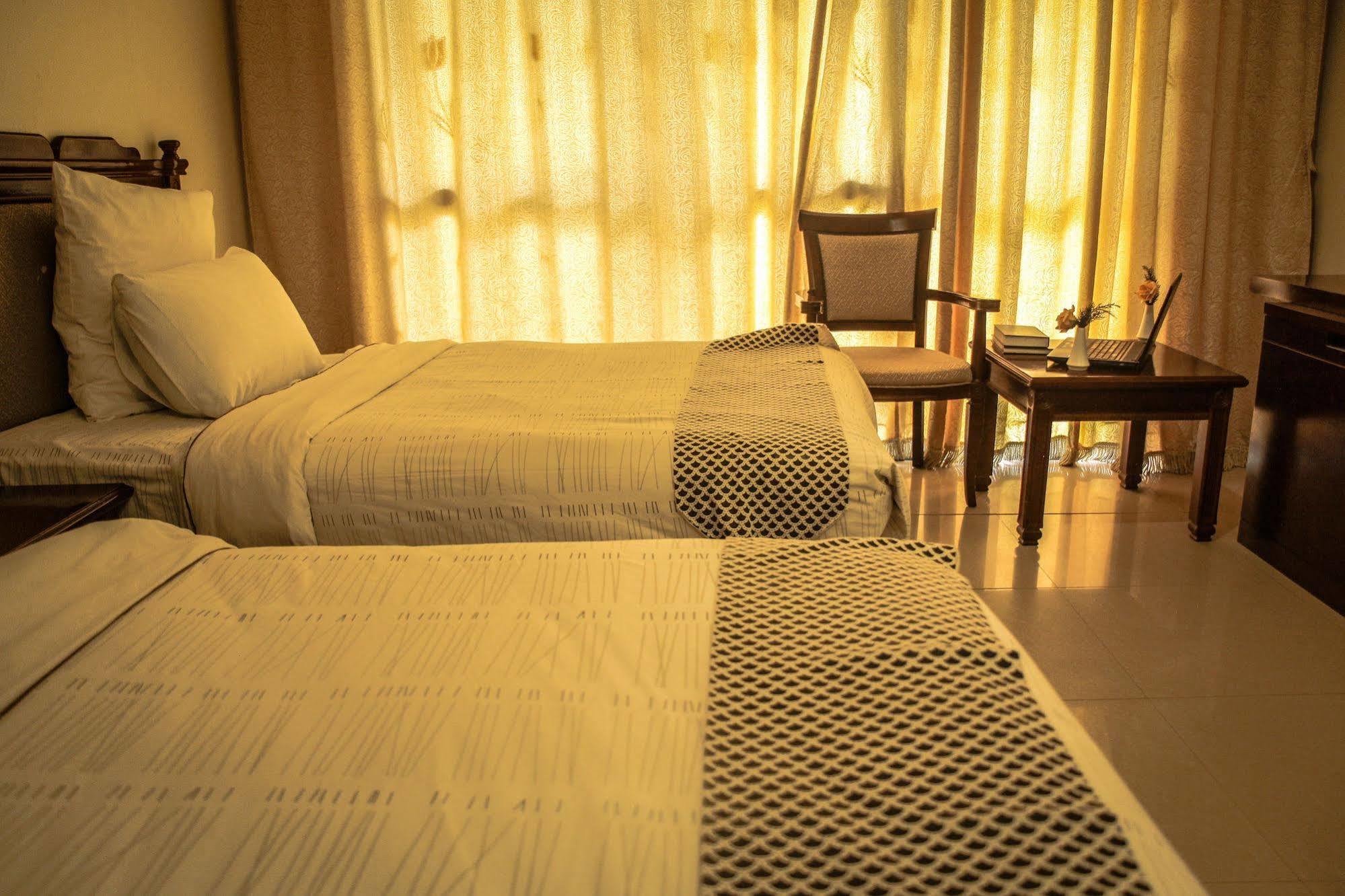 Mika Hotel Kabulonga Lusaka Extérieur photo
